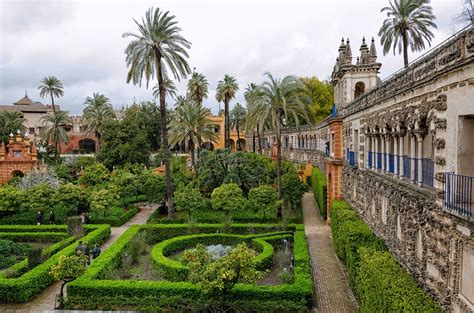 L'Alcazar de Séville: Une Forteresse Fascinante Emblématique de l'Histoire Espagnole!