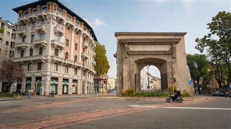 La Porta Romana de Crema: Une Porte Imperiaale Monumentale et un Vestige Romantique du Passé !