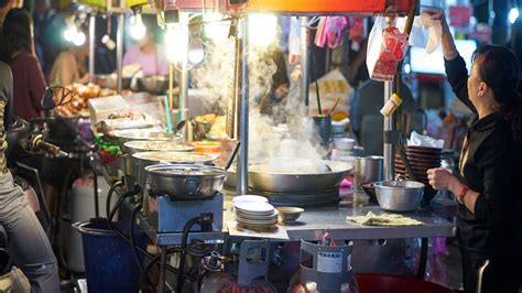 Le Jukdong Street Market de Jeju : Délices Culinaires et Trésors Artistiques !