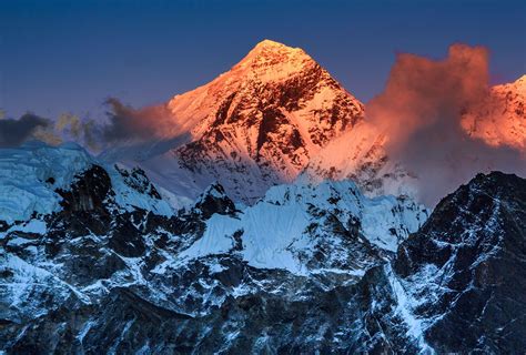 Le Mont Liangshan: Un sommet majestueux et un lieu de légendes!