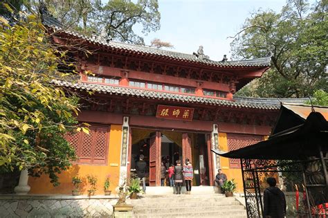 Le Mont Tiantai ! Un Sanctuaire Historique au Coeur de la Nature Taïwanaise !