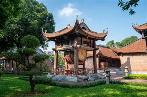 Le Temple de la Littérature à Hué : Un Joyau Historique pour les Amateurs d'Architecture Ancienne !