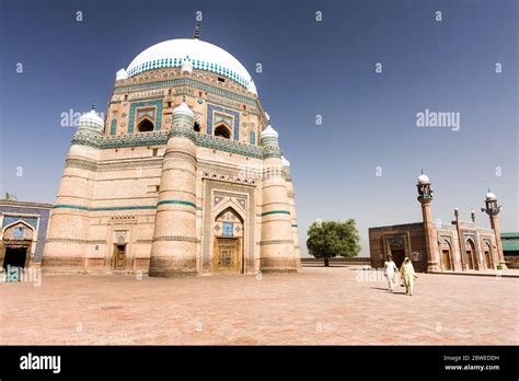 Le Tombeau de Shah Rukn-i Alam, Une Oeuvre Architecture Magnifique et Un Lieu Spirituel Inspirant!