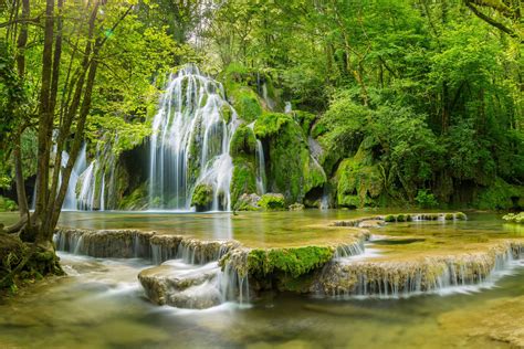 Les Cascades de Lóngmǎ: Un spectacle naturel époustouflant au cœur des montagnes !