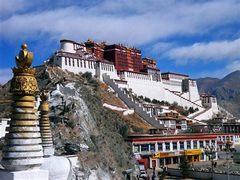 Le Palais du Potala, siège majestueux de la spiritualité tibétaine !